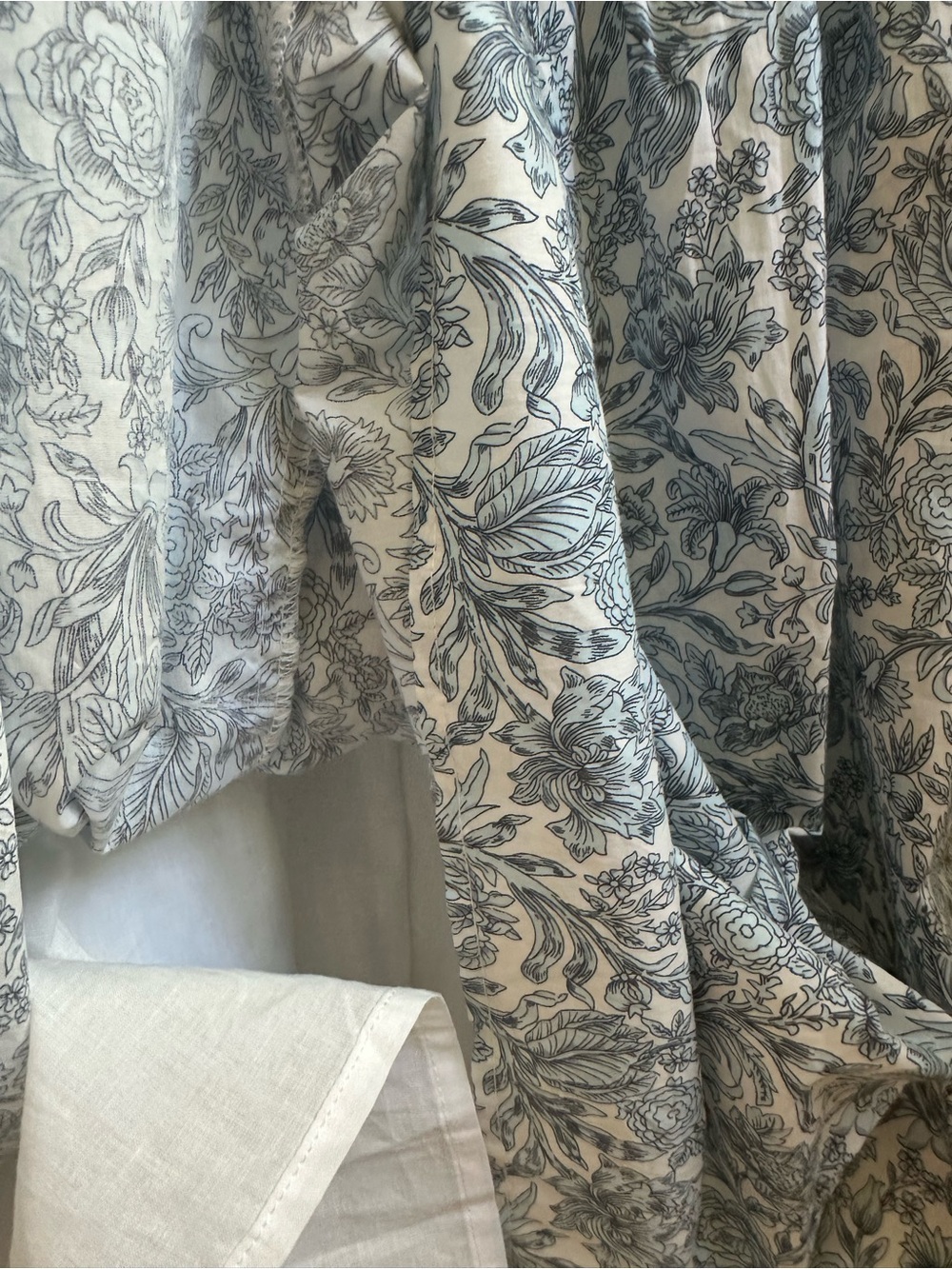 Tuckernuck Teresa Maxi dress. Blue/White floral. M. NWOT - Picture 6 of 10